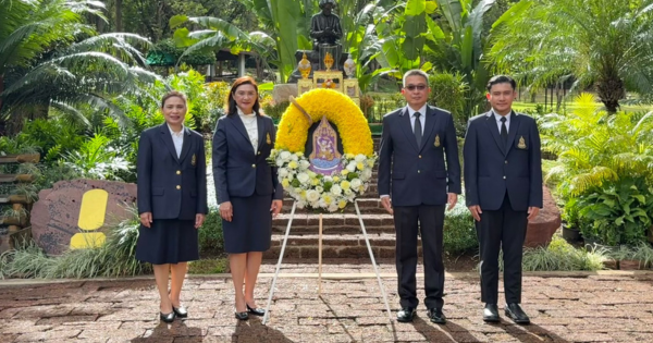 สำนักงาน กปร. ร่วมพิธีถวายสักการะ เนื่องในวันคล้ายวันสวรรคตของสมเด็จพระศรีนครินทราบรมราชชนนี (สมเด็จย่า)