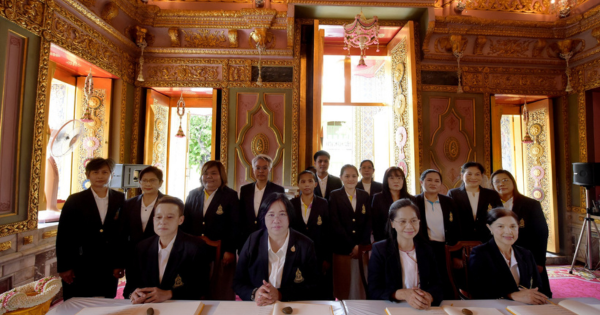  รองเลขาธิการ กปร. นำผู้บริหารและเจ้าหน้าที่สำนักงาน กปร. ร่วมลงนามถวายพระพร สมเด็จพระอริยาวงศาคตญาณ สมเด็จพระสังฆราช สกลมหาสังฆปริณายก เนื่องในโอกาสวันคล้ายวันประสูติ ณ วัดราชบพิธสถิตมหาสีมาราม กรุงเทพมหานคร